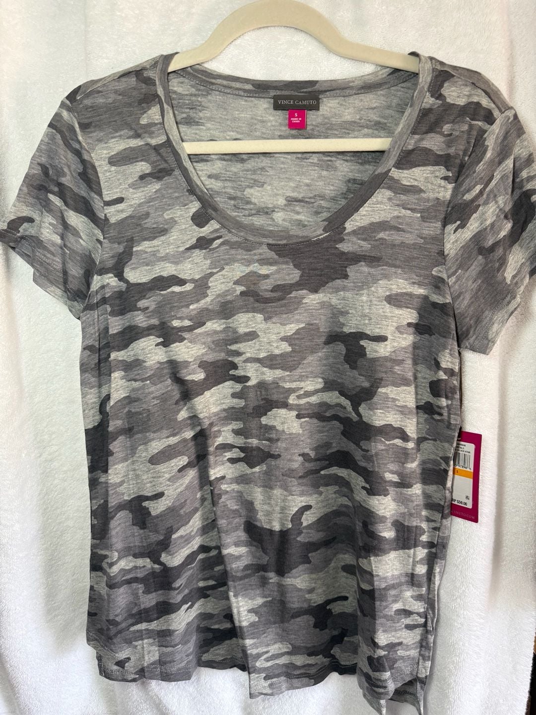 Nwt Vince Camuto Essentials Camo Print T-Shirt Size S